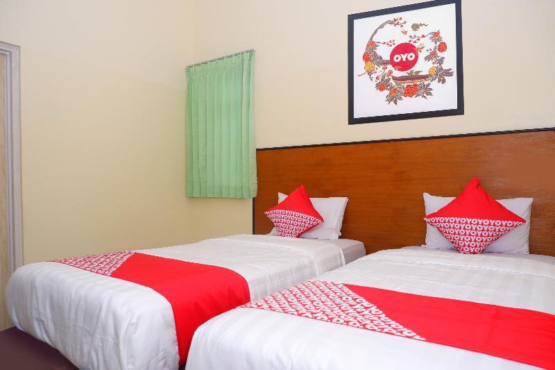 Hotel Pelangi Indah Semarang Kültér fotó